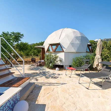 Planetarium Villa Kastel Novi Exterior photo